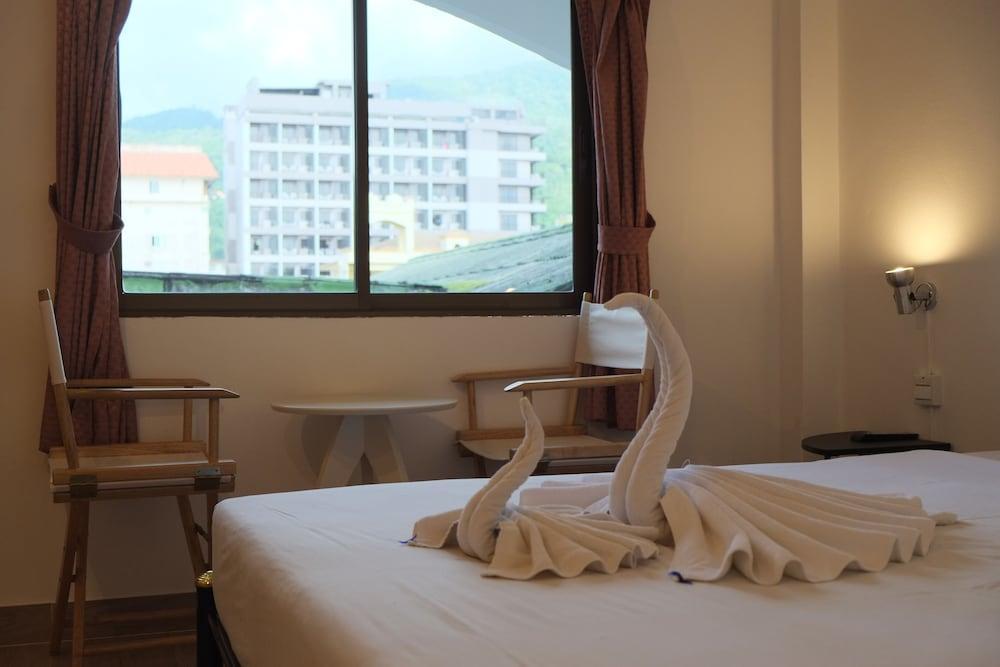 myPatong GuestHouse - Hostel Eksteriør billede