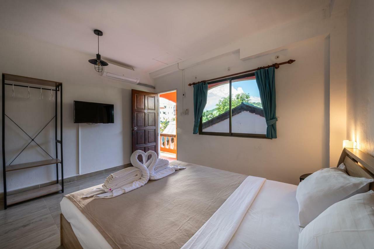 myPatong GuestHouse - Hostel Eksteriør billede