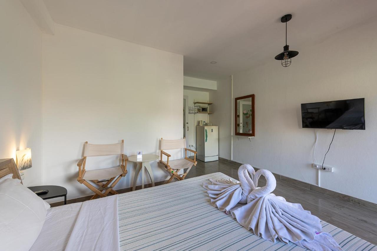 myPatong GuestHouse - Hostel Eksteriør billede